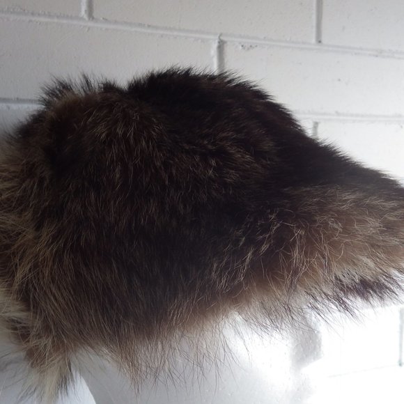 VINTAGE BOUTIQUE REAL RACCOON FUR CAP HAT - Picture 1 of 9